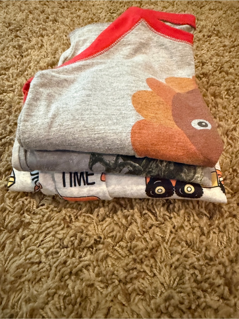 3 long sleeved shirts